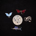 548873 Brooches